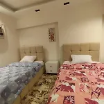 Luxurious Downtown House Near Airport And Malls