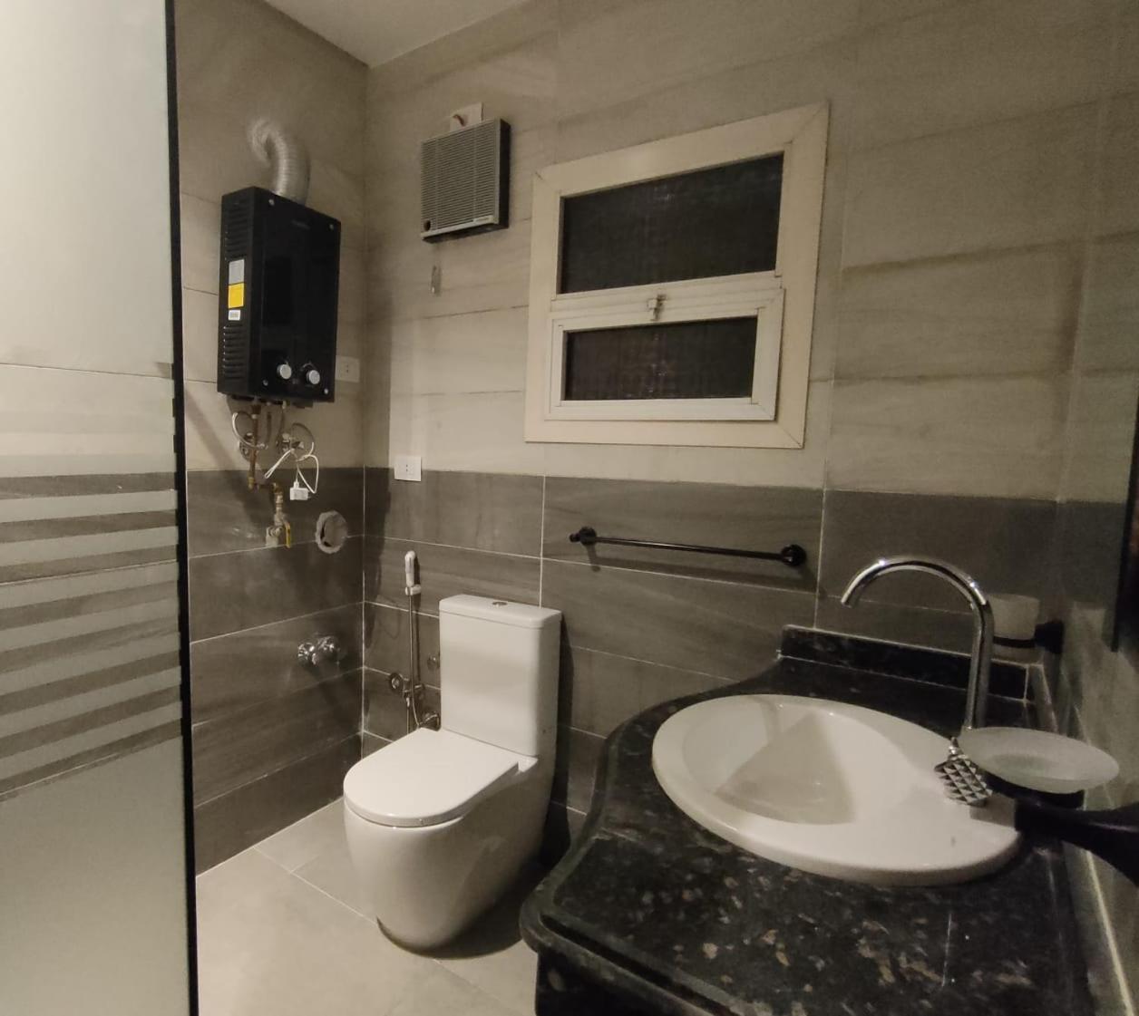 Luxurious Downtown House Near Airport And Malls Cairo