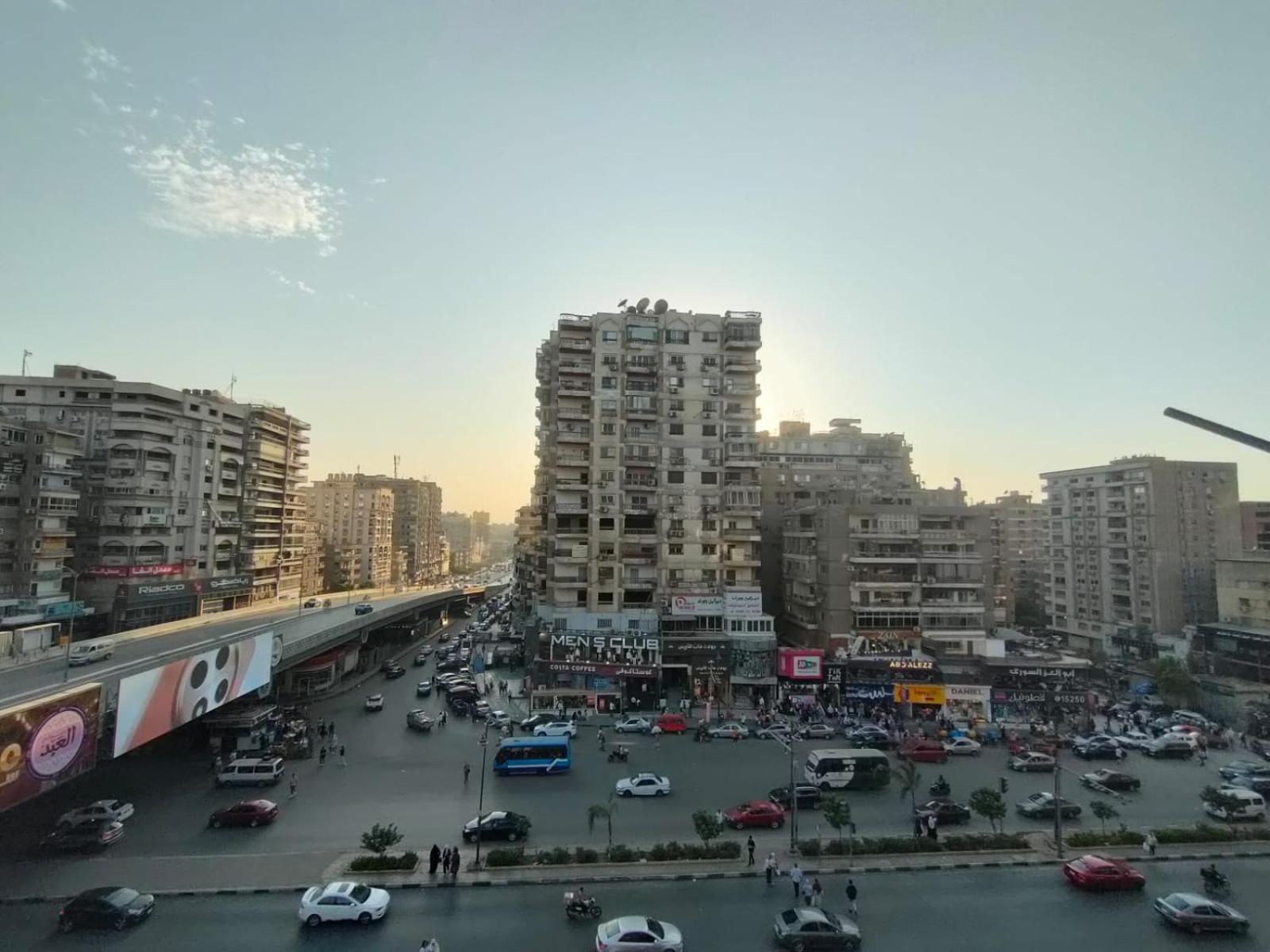 Apartment Luxurious Downtown House Near Airport And Malls